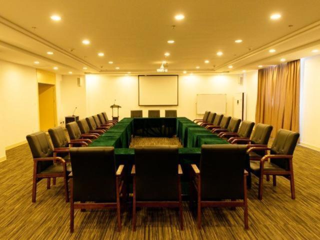 Jinjiang Inn Xianning Yinquan Avenue Hot Spring Hotel Екстериор снимка